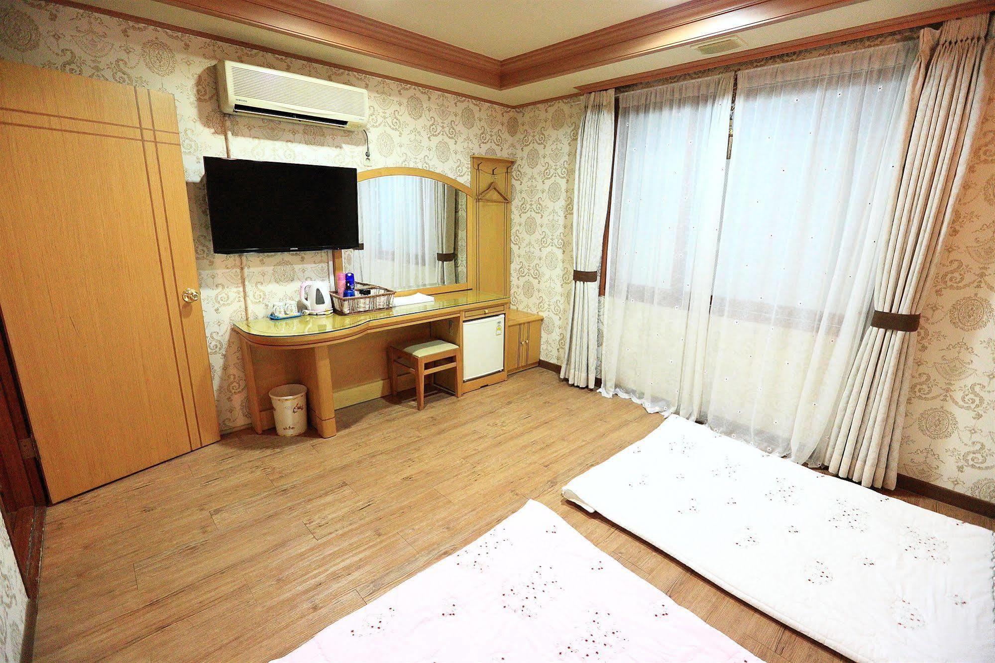 Jeju Olleh Hotel Esterno foto